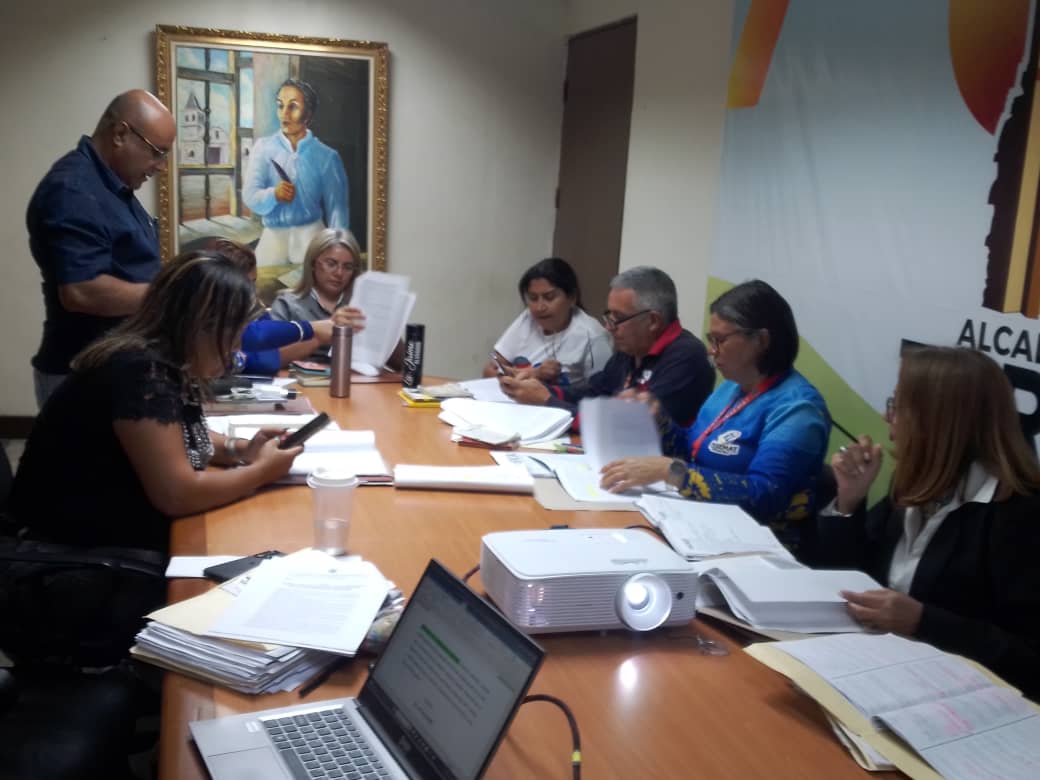 JohanagMora's tweet photo. #26Oct | Revisión y Adecuación de la Ordenanza de Impuesto sobre Actividades Económicas del Municipio Torres, junto al Poder Ejecutivo y Legislativo, seguimos trabajando y comprometidos con nuestro Municipio #Torres 

Concejal Johana Mora. https://t.co/VR3REsCDsw