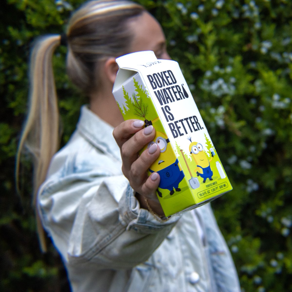 📣 Bello! Illumination's Minions are inspiring us to plant even more trees 🌳 NEW Minions-inspired Boxed Water available to shop: bit.ly/476hBw2 ✨
