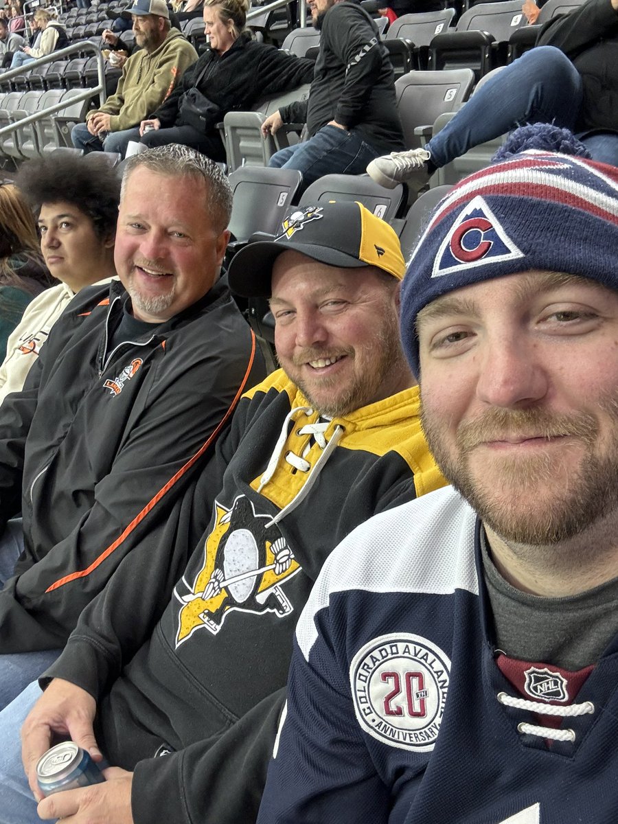Hockey with the boys! #ferda #tweettheheat <a href="/OmahaLancers/">Omaha Lancers</a>