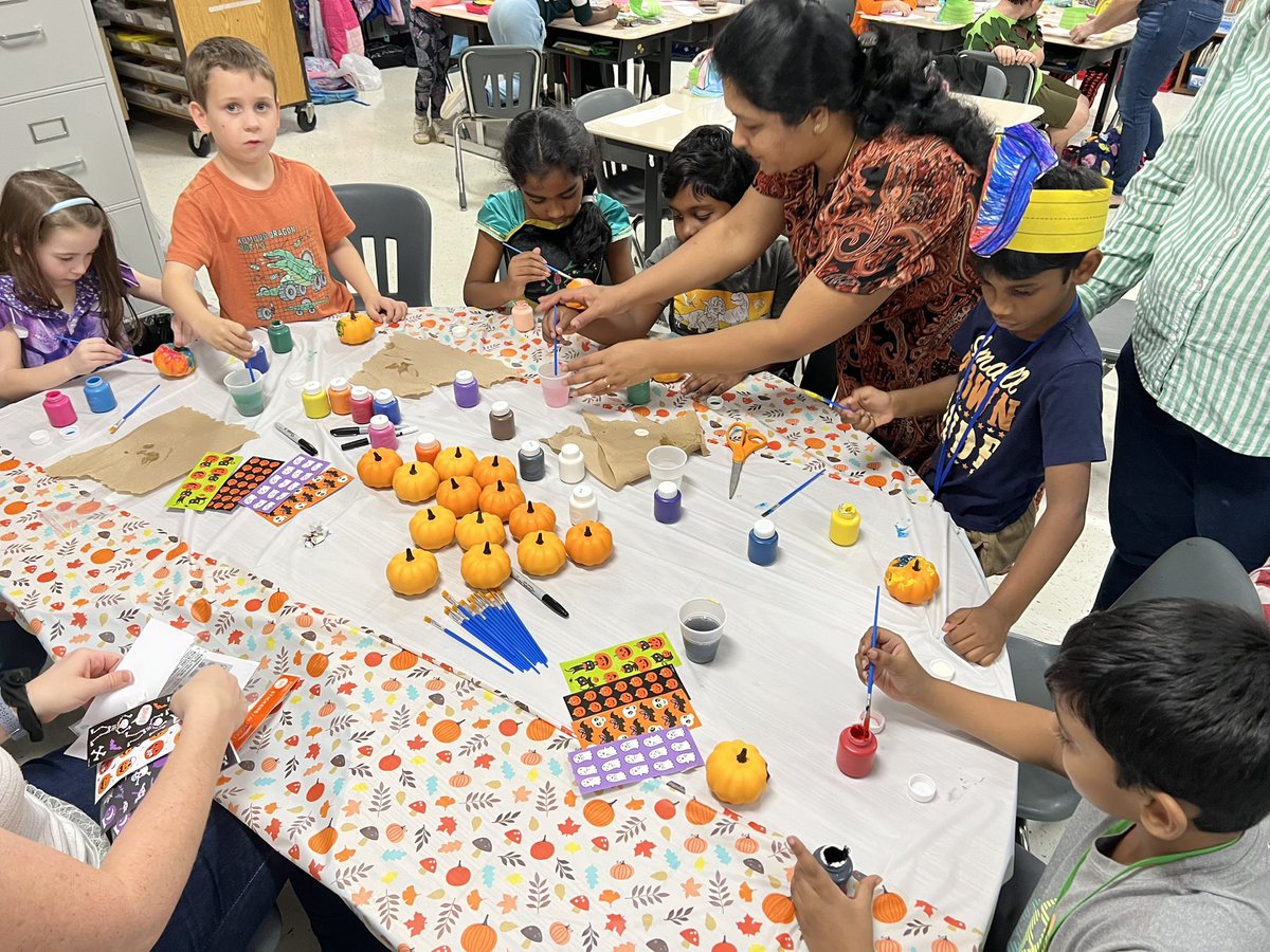 Kristen Anderson (@anderson_stars) on Twitter photo What a fun day! We celebrated the end of Q1 and our reading unit by inviting parents to come read with us and then had our Fall party! <a href="/Discovery_elem/">Discovery Elem</a> What a fun day! We celebrated the end of Q1 and our reading unit by inviting parents to come read with us and then had our Fall party! <a href="/Discovery_elem/">Discovery Elem</a>