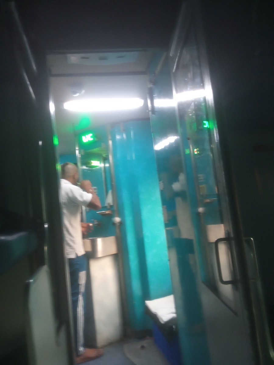 skagarwal2007's tweet photo. @RailwaySeva @RailMadad @RailMinIndia @RailNf train no 12424 Dbr Rajdhani coach no b10 door condition as follows . Whichever way it opens it remains in that position after complain resolution. Great work @AshwiniVaishnaw @PMOIndia #worldclass #railway #india #bjp #RSS https://t.co/c8vUM8ykTf