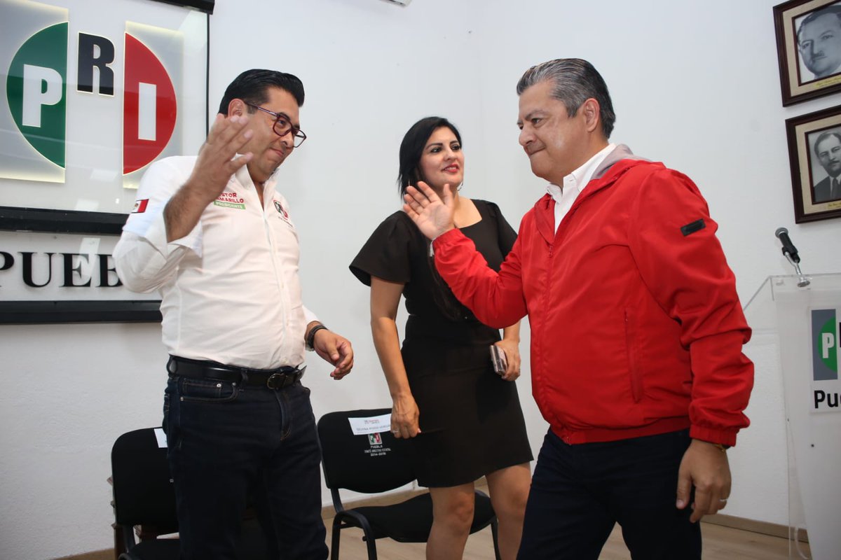 NestorCamarillo's tweet photo. Recibimos con mucho gusto a nuestro amigo Secretario Regional @Marlon_RamirezM, a quien reiteramos el respaldo del priismo de Puebla para seguir fortaleciéndonos de cara a los próximos retos.
#UnidosSíPodemos  🇲🇽 https://t.co/chQMdHePZR