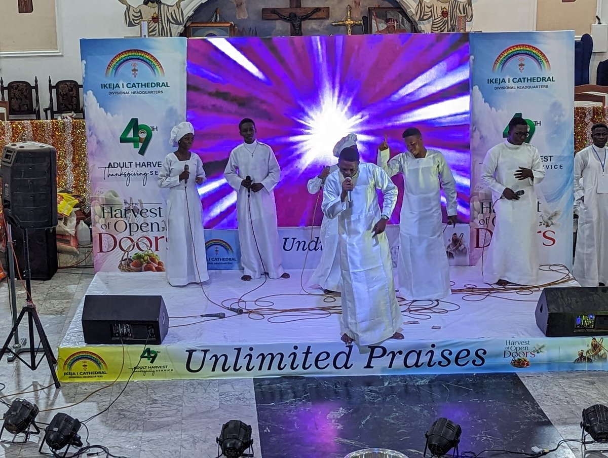 CCCIkeja1's tweet image. The young shall grow in the grace of the Lord. Tope Melody serenading the crowd with a spiritual performance 🎤🔥
#harvestofopendoors #cccworldwide #unityfamily