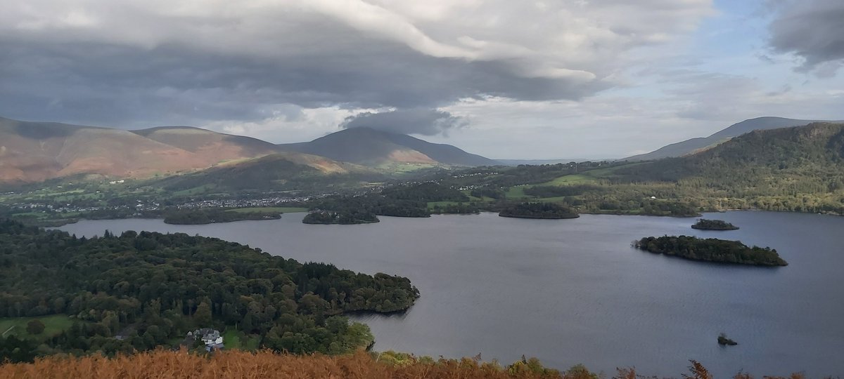 VIDE_01's tweet photo. Ever wondered where #teamsilent got this image for SH2? Well, I went there on my IRL honeymoon and recreated it!

It's is a real special place, I loved our lakeview hotel. Incidentally, my wife has developed a slight cough, but I'm sure it's nothing...

#silenthill2 #keswick https://t.co/CeAtQux4mM