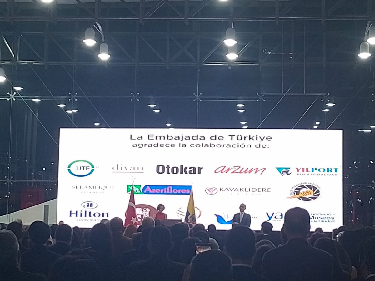UTEoficial's tweet photo. #UTEinforma | 👇En este momento👇
🇹🇷Somos parte de la Fiesta Nacional de Turquía. 
🟢La cita es en el Museo del Agua. Nuestros estudiantes y docentes de #GastronomíaUTE y #TurismoUTE cumplen labores de cocina, protocolo y servicio. https://t.co/AfhJYFat0F
