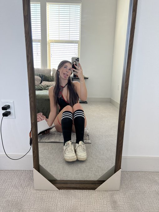 little school girl 💌 https://t.co/gljtrstCPh