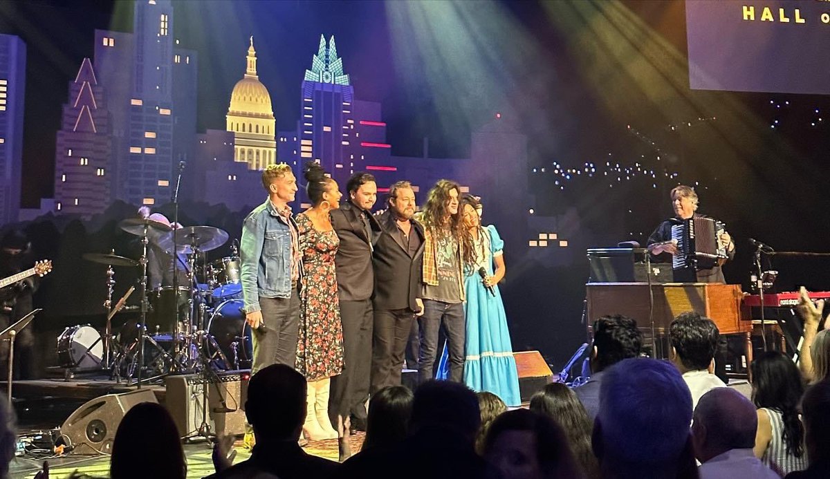 fantasyrecords's tweet photo. #labelmates @TheValerieJune, @NRateliff and @outsidechild13 all performed at the @acltv Annual Hall of Fame Honors this week where they honored the late, legendary singer/songwriter John Prine. https://t.co/obIJnfpxPv
