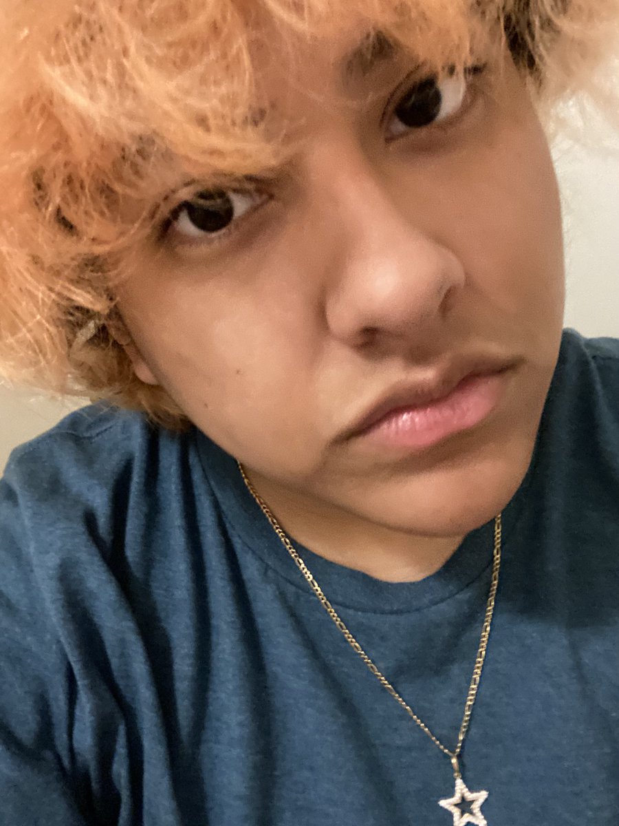 kakaveges's tweet photo. #MYPOOPFACE https://t.co/UfCqUCXmjP