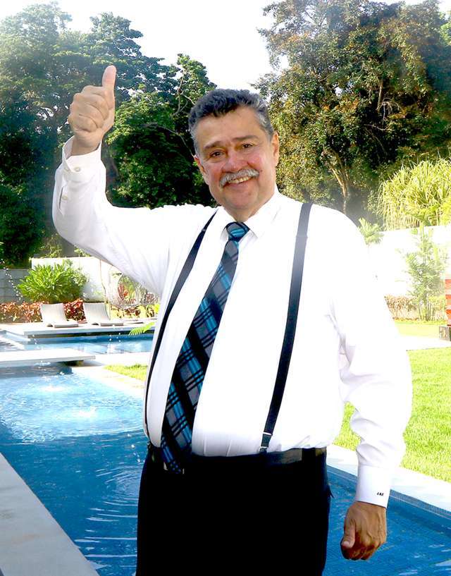 ValenciaHoy's tweet photo. José Ángel Ferreira (Candidato a rector UC): Opción de pluralidad democrática que la universidad necesita https://t.co/ahFg0XhmGh @ValenciaHoy https://t.co/dtqehWOv9f