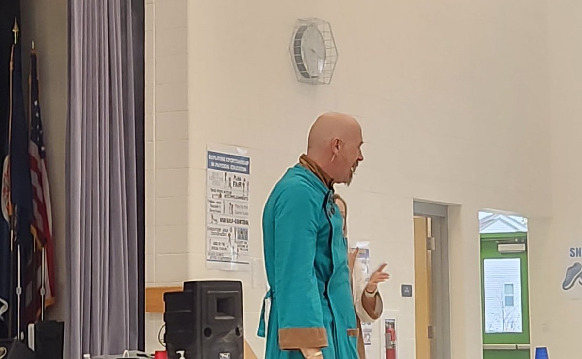 Cup stacking fun with the Science Wizard during his visit to Goshen Post earlier this month! <a href="/GoshenPostES/">Goshen Post ES</a> #goGPgators