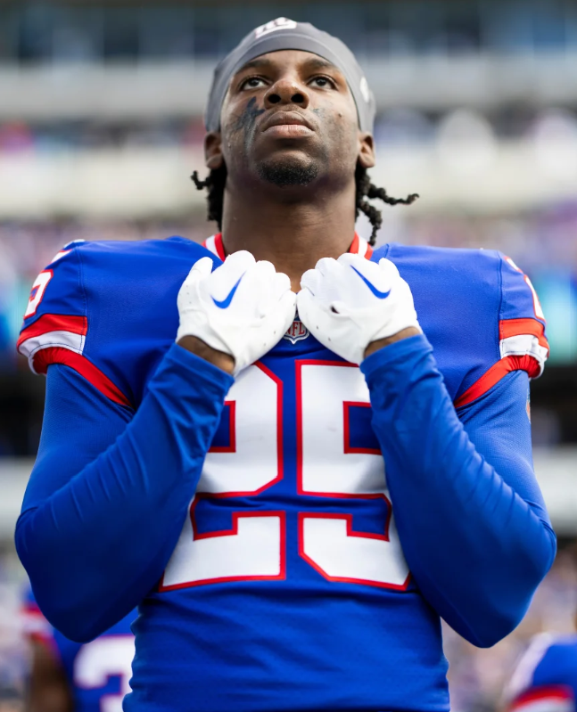 Gridiron_Media_'s tweet photo. Devon Witherspoon is considered a rising superstar.

Deonte Banks is statistically better in the following categories:

- Passer Rating
- Completion Percentage
- Yards per Target
- YAC

Banks has also played two more games (larger sample size). https://t.co/G5kODVmAyj