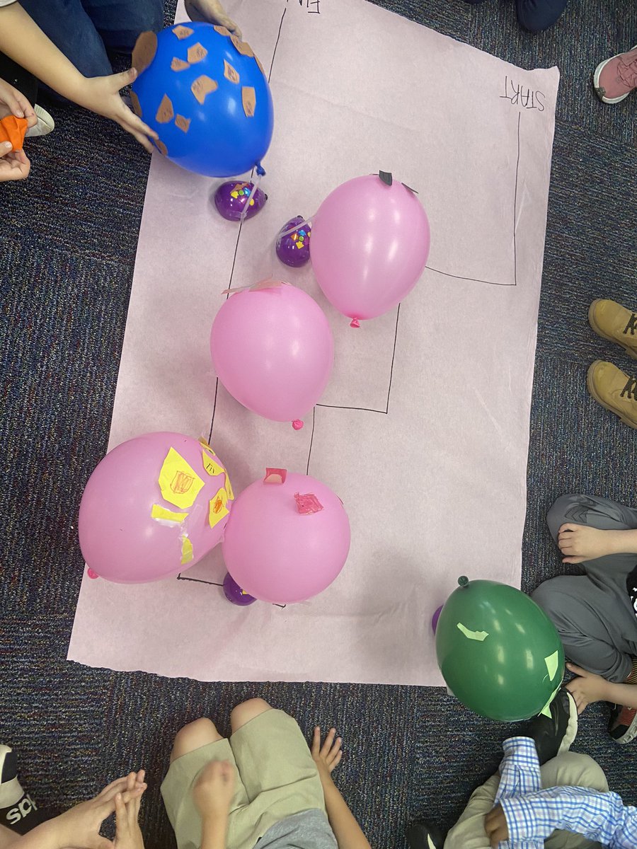 griffith_ms's tweet image. Our class had lots of fun today in the #collablab with @mscherenzia3 working on balloons over broadway with code and go mice! @MMPTurtles @FCPS1News #oneteamonemission #macysparade