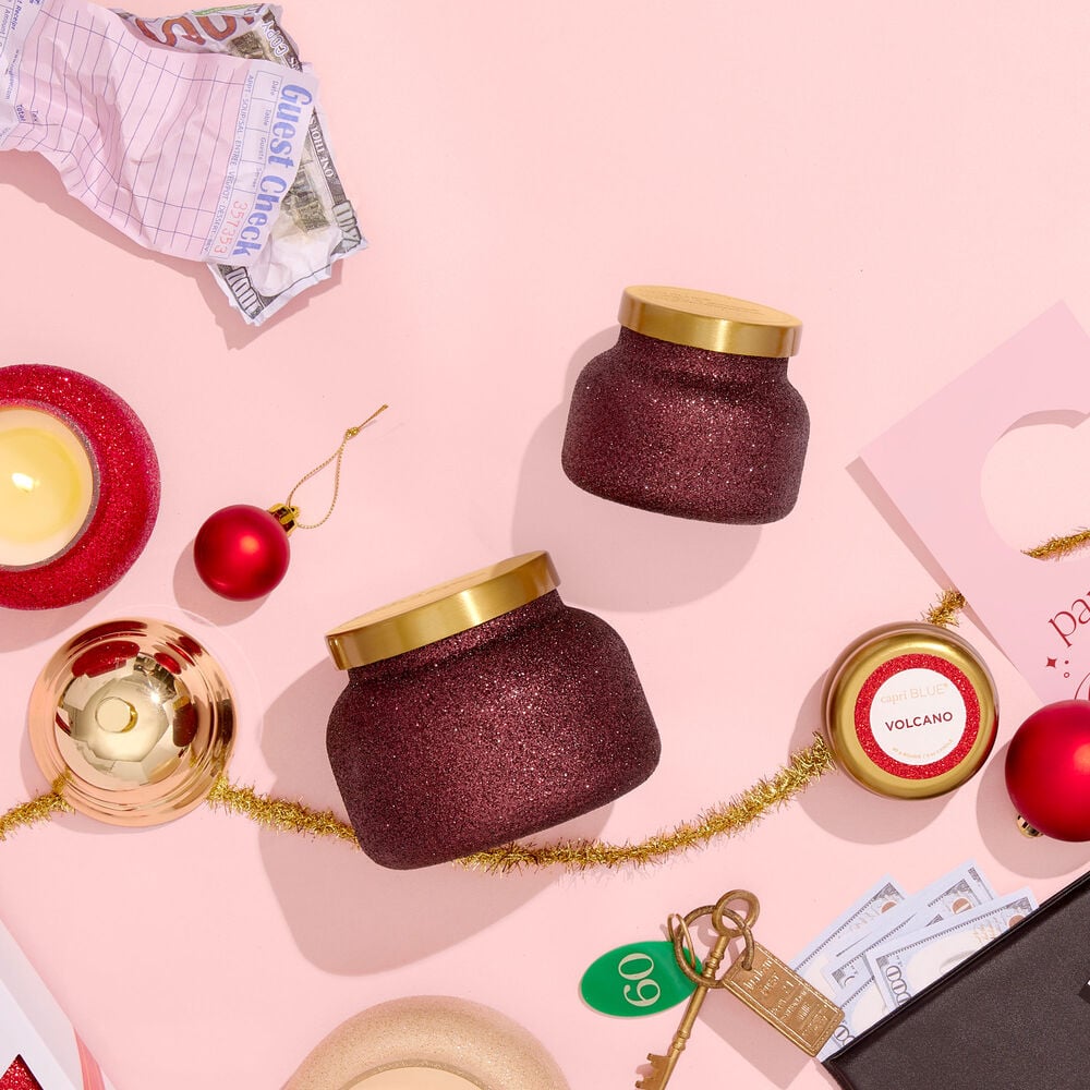 Covered in glitter &amp; ready to shine! 💫🪩 
Tinsel &amp; Spice features fragrance notes of juniper berry, cinnamon, clove with a twist of orange mandarin, vanilla and forest woods.