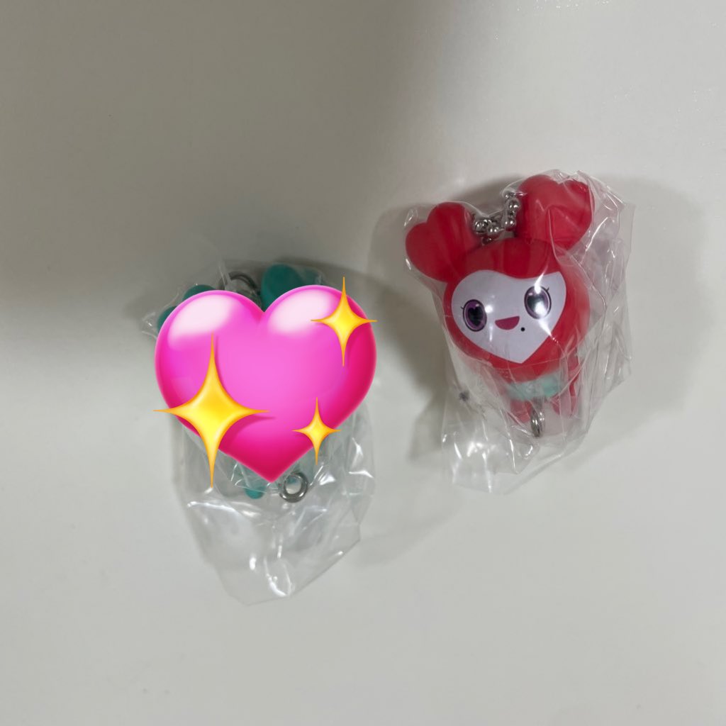 9kikayopa's tweet photo. #TWICE #TWICEガチャガチャ　#TWICEガチャ交換　#TWICELOVELYSつまんでつなげてますこっとでらっくす 

【譲】チェヨンチェーン
　　(ダヒョンカニカン)
【求】ナヨンカニカン

郵送にて交換希望です☺️❤️‍🔥
お気軽にお声掛けください👌🏻❣️ https://t.co/I2C7zbj4aI