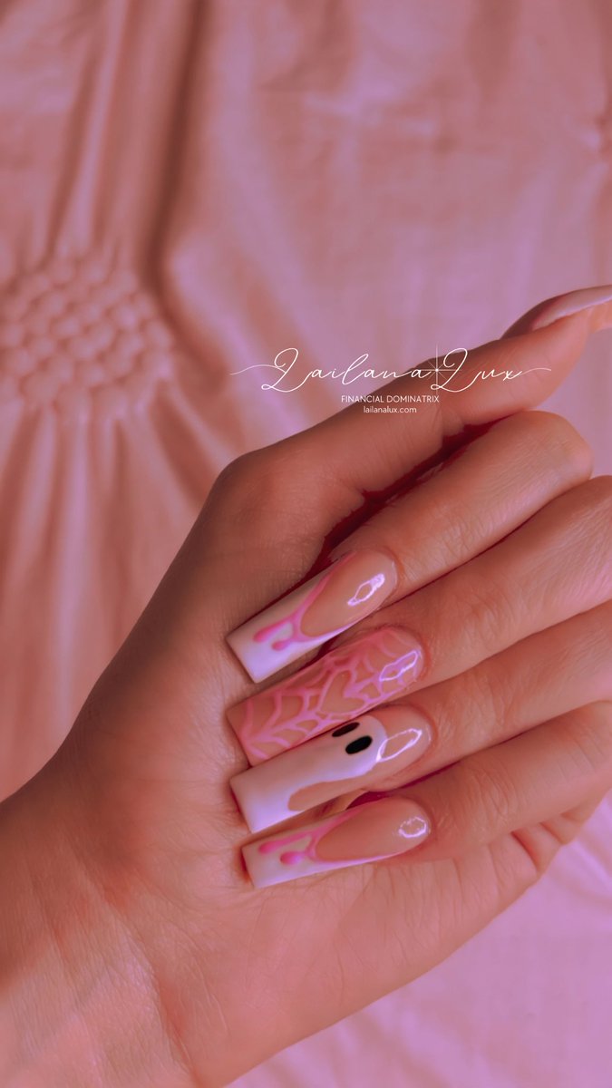 lailanalux's tweet photo. my spooky halloween nails ~ pink edition 👻✨💖 https://t.co/2M7JHx7ZVS