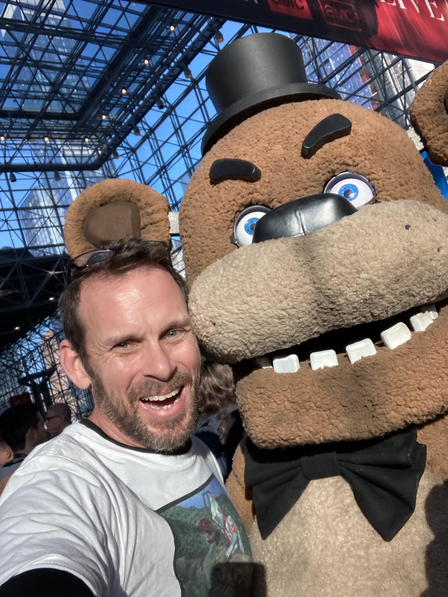 JeffShake's tweet photo. #NYCC #Freddy #FNAF https://t.co/c1yprZetXH