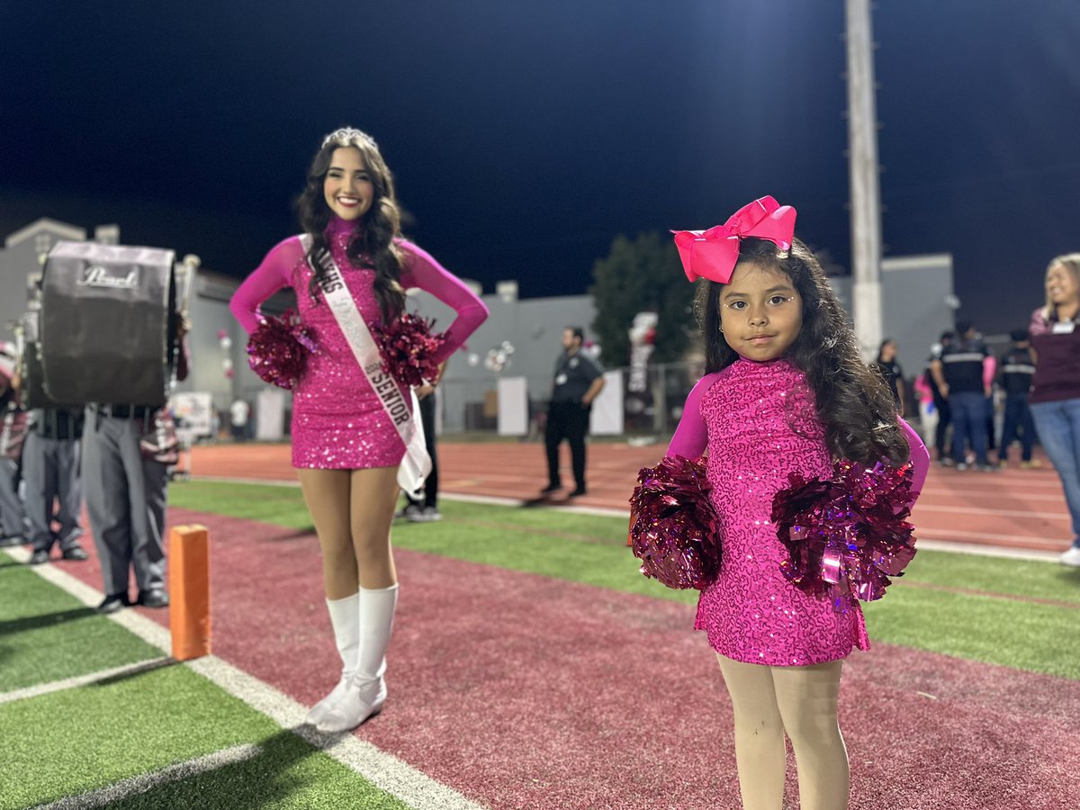 Got to take a lesson on my “pose” with the cutest <a href="/YHSDS4L/">Dancing Spirit</a> member tonight 🎀🏹 She’s got some moves! Future Indians in the making and all about the #YsletaMentality