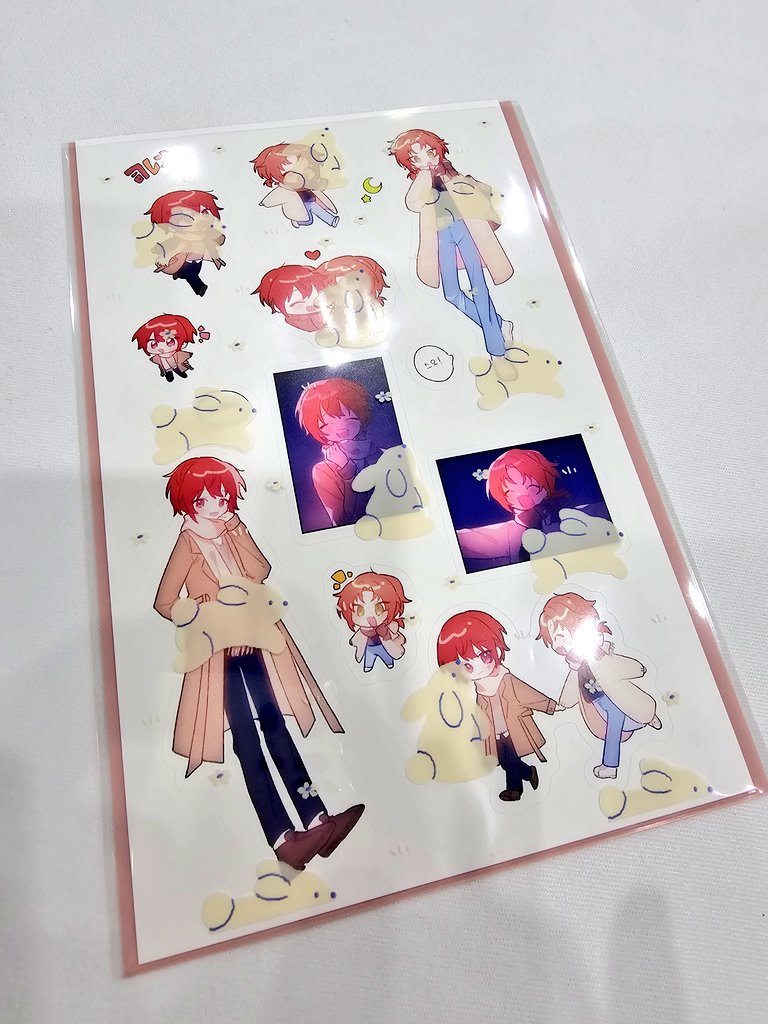 안녕하세요...
S15... 결님의 부스에 꼽사리 끼게 된 잔삼입니다..
칼선 스티커 하나 판매합니다(달랑...) 단돈 3처넌
감사합니다....❤️🧡