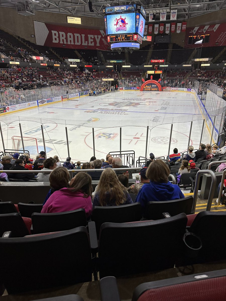 MattyNiceTV's tweet photo. Hockey!!! https://t.co/KZK4GHvxLF