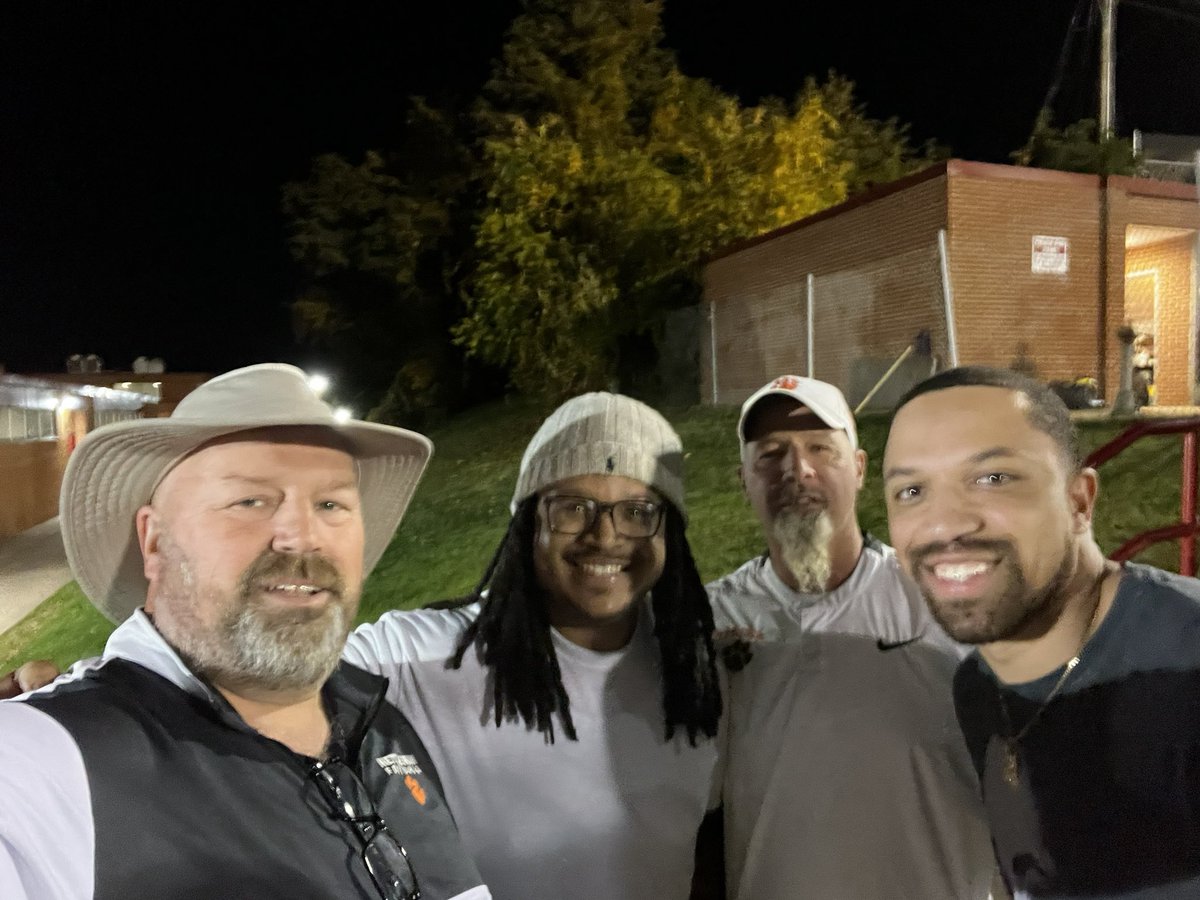 oldpik's tweet photo. The best part about coaching for me is the relationships with players. Awesome to catch up with some @KettleRunFB alumni tonight who came to watch the rivalry game. @Digimon_03 @TapscottJordan @kettlerunsports https://t.co/TgNlOHZ2Cf