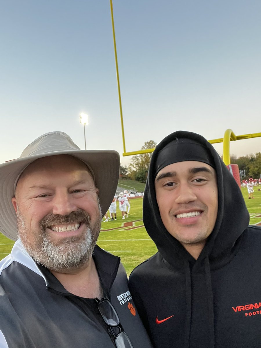 oldpik's tweet photo. The best part about coaching for me is the relationships with players. Awesome to catch up with some @KettleRunFB alumni tonight who came to watch the rivalry game. @Digimon_03 @TapscottJordan @kettlerunsports https://t.co/TgNlOHZ2Cf