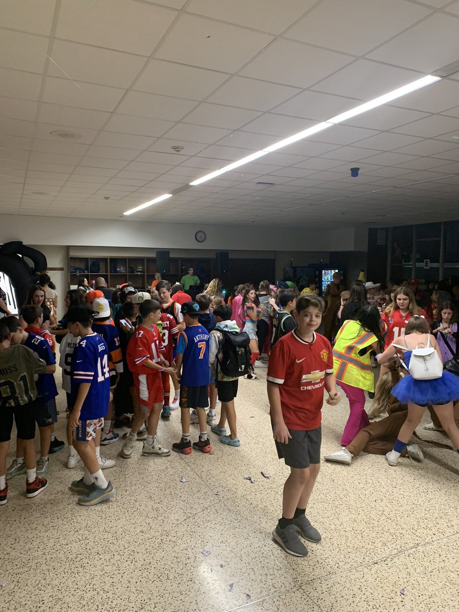 Locust Valley Middle School (@lvmiddleschool) on Twitter photo Our students had a great time at the first middle school Halloween dance! Thank you to all our teacher chaperones and parent council volunteers for making this possible! <a href="/lvcsd/">Locust Valley CSD</a> <a href="/cestaro_michael/">Michael Cestaro</a> Our students had a great time at the first middle school Halloween dance! Thank you to all our teacher chaperones and parent council volunteers for making this possible! <a href="/lvcsd/">Locust Valley CSD</a> <a href="/cestaro_michael/">Michael Cestaro</a>