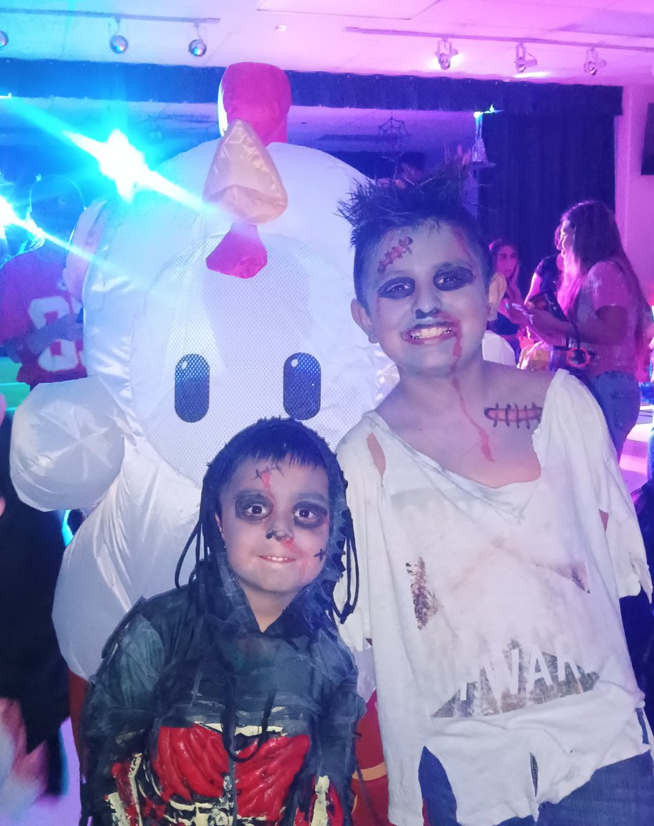 Oley (@oley28123) on Twitter photo Well even though it was my last π₯² <a href="/NISDMeadowVill/">Meadow Village ES</a> #Monstermash ππΊπ΄οΈ as a student here, it was #amazing !!!
Thank you for a terrific night !!!
π§π§π§π§ππ»π€‘π§ββοΈπ₯·π§ββοΈπ¦π
@MVE_GT <a href="/merisagiampaolo/">Merisa Giampaolo</a> <a href="/elizabethmpena/">Elizabeth Pena</a> <a href="/c_maldonado_1/">Candace Maldonado</a>
@MVECounselors2 <a href="/NISD/">Northside ISD</a> Well even though it was my last π₯² <a href="/NISDMeadowVill/">Meadow Village ES</a> #Monstermash ππΊπ΄οΈ as a student here, it was #amazing !!!
Thank you for a terrific night !!!
π§π§π§π§ππ»π€‘π§ββοΈπ₯·π§ββοΈπ¦π
@MVE_GT <a href="/merisagiampaolo/">Merisa Giampaolo</a> <a href="/elizabethmpena/">Elizabeth Pena</a> <a href="/c_maldonado_1/">Candace Maldonado</a>
@MVECounselors2 <a href="/NISD/">Northside ISD</a>
