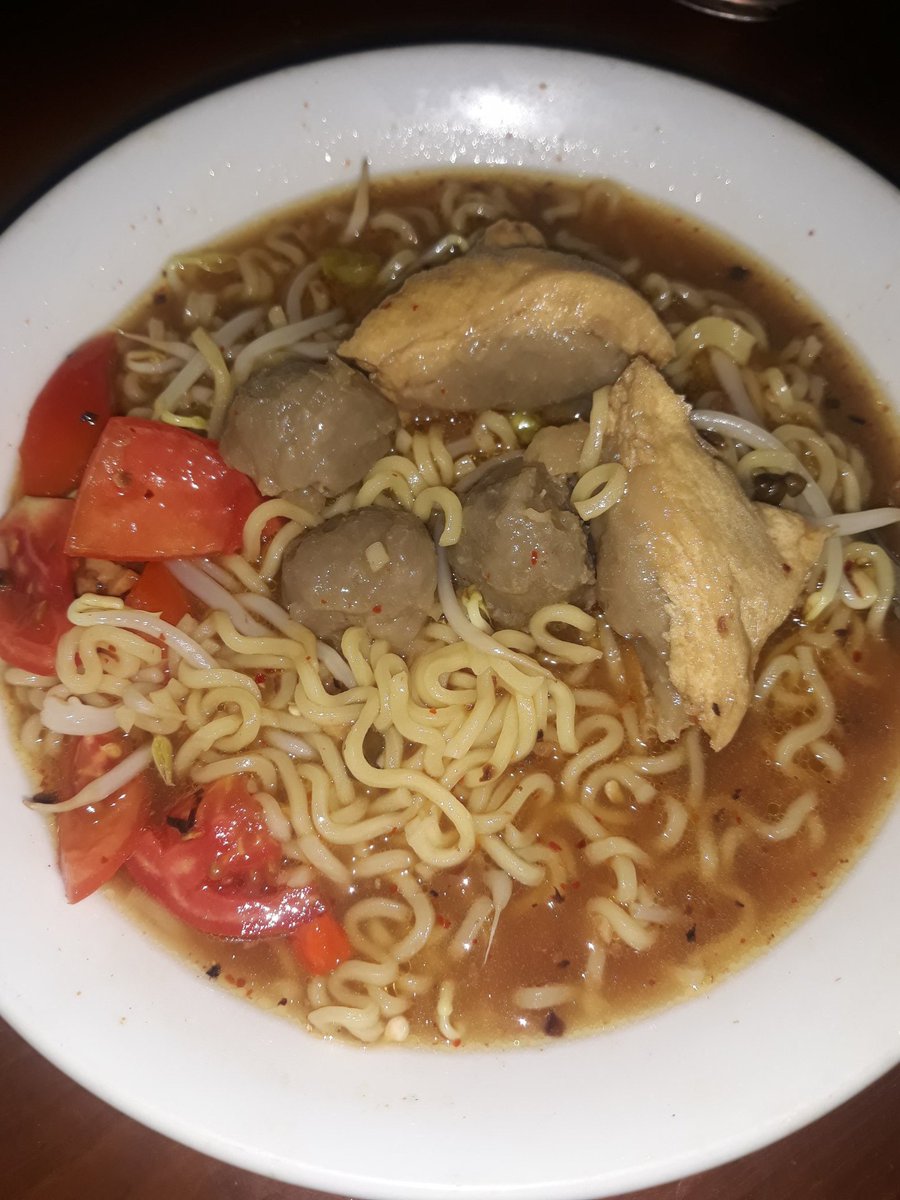 ananta_wanda's tweet photo. Apa itu diet 😭🤣 https://t.co/zWznDg4q3q