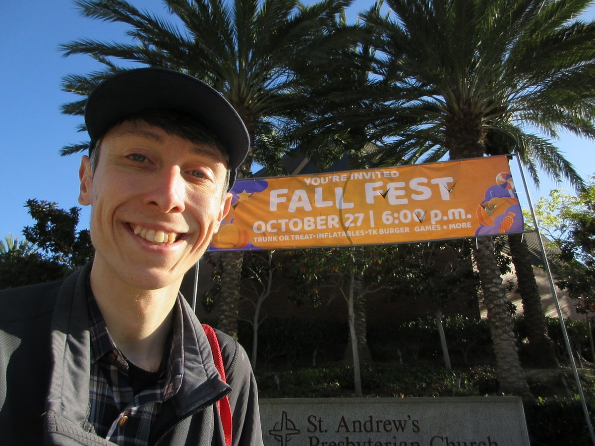 KenslowMatthew's tweet photo. Third Year in a Row Juggling at St. Andrew's Presbyterian Church's Fall Fest.
#FallFest #Halloween #Juggler #MySAPres #SAPres https://t.co/K8Sm5NSwH0