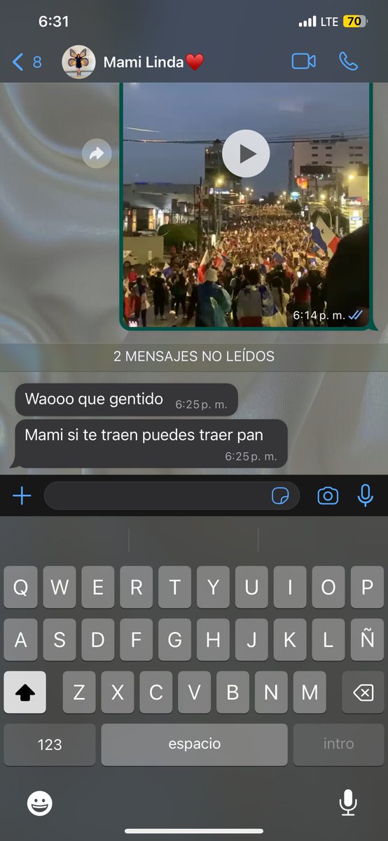 necheverri31's tweet photo. Yo protestando 
Mi mamá: https://t.co/NmDkclJASG