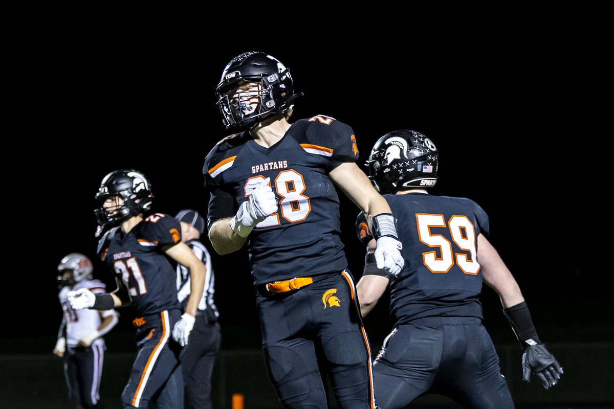 josephwcress's tweet photo. Solon football beat Fort Madison, 50-7, in a first-round Class 3A playoff game, Oct. 27, 2023, at Spartan Stadium. #iahsfb @FootballSolon @DirectorSolon Photos for @presscitizen @RegisterVisuals: https://t.co/LLMKSEB4RY https://t.co/594b9QrPbX