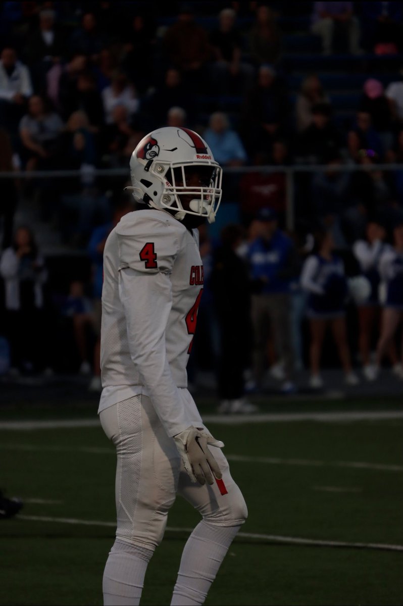 Jr Szn Highlights!!

17 Receptions 
121 Yards
1 TD
15.1 ypg 
Check it out⬇️⬇️
hudl.com/v/2ML3nE