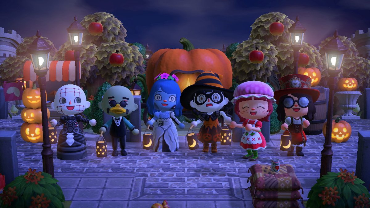 RaeFaeACNH's tweet photo. I had so much fun hosting a Halloween Party on my island tonight! Many thanks to everyone who played 🎃🧡🍭 It's you guys who made this fun #acnhfriends https://t.co/R9mJI1VBuD