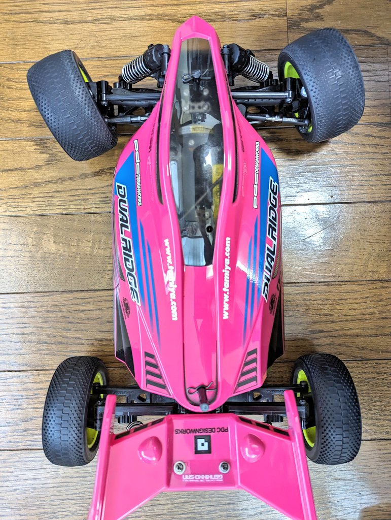 shoes_rc's tweet photo. ボディを1cm程前進させて取り付けとりあえず出来上がり!
ダンパーステー周り少しカットしたけど最小限のカットでいけたかなと
ぱっと見FFと分からないのが良いのか悪いのか??🤣
#TT02BF #FFBuggy https://t.co/sXY0UxyY7p