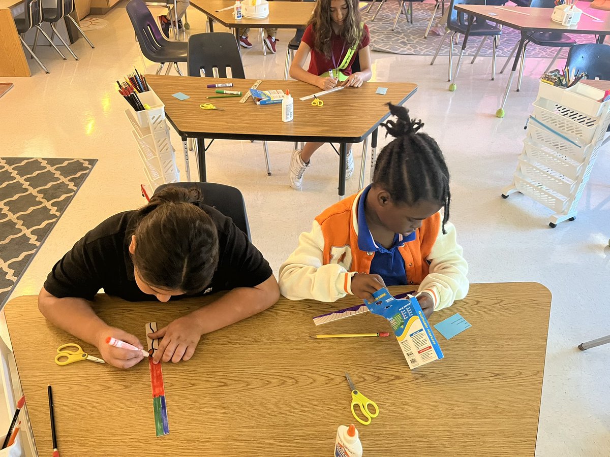 Lauren Barton tweet media