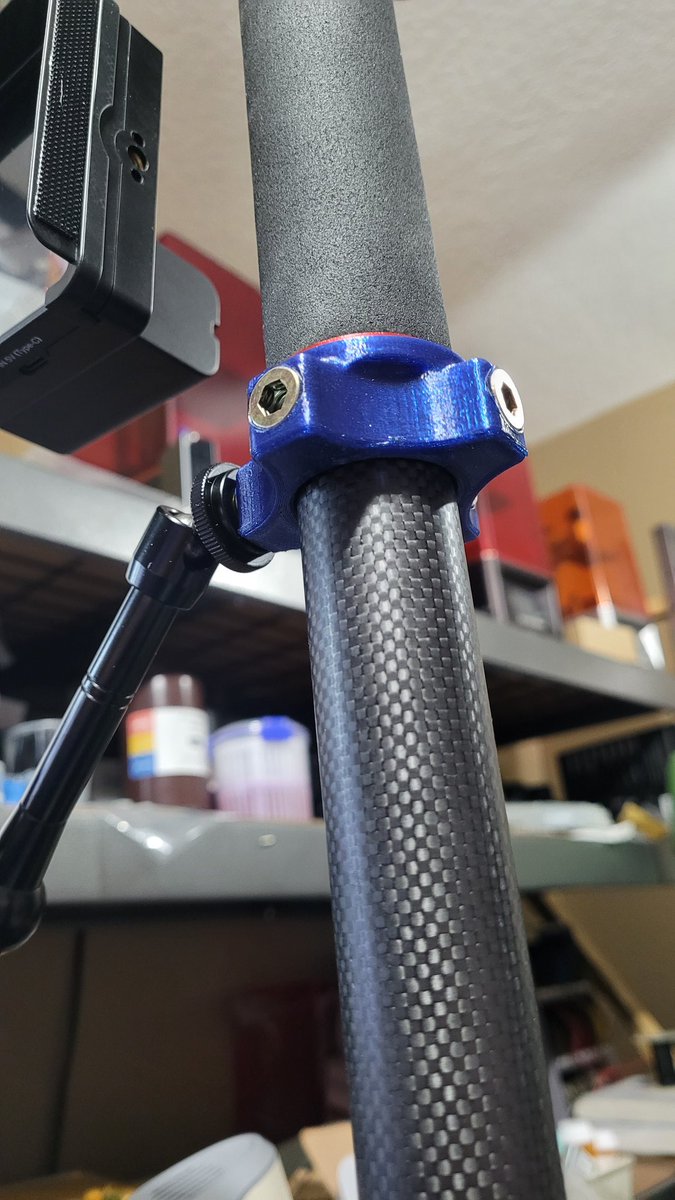 3D_Musketeers's tweet image. Absolutely LOVE #practicalprinting! Wanted a way to mount a @feelworldhd F6 plus to a 3POD carbon monopod.

@adskFusion and 4 test prints on the @Prusa3D #MK3S.
@AtomicFilament Starry Night PETG!

Tpu filament for non slip gasket and print in place supports @IPIND3D

#3dprinting
