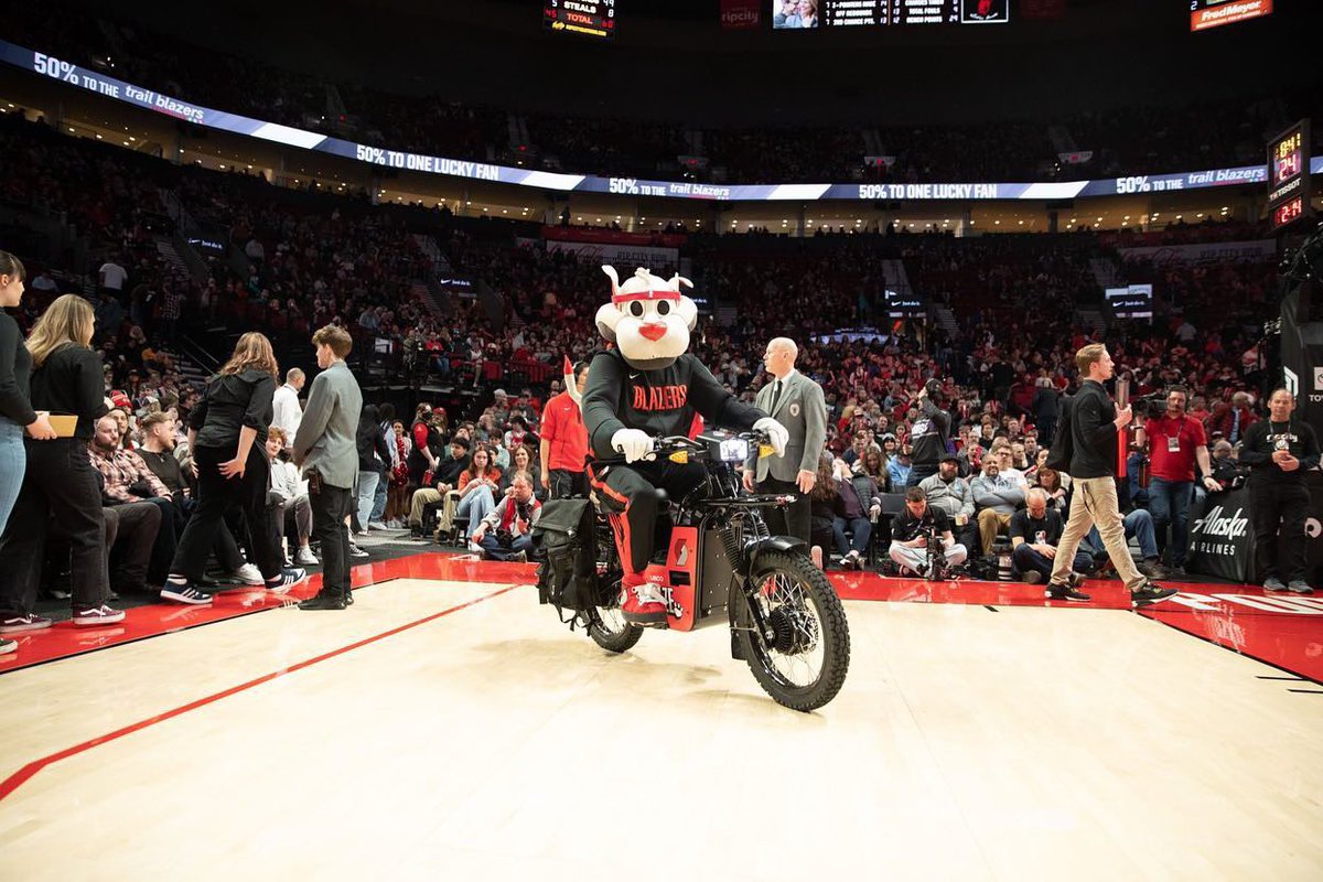 ubcobikes's tweet photo. π£ We are thrilled to be kicking off another @NBA season as the official β‘οΈElectric Adventure Bike of the @trailblazers!! ππ₯ The home opener is tonight, so if youβre in @portland stop by the UBCO Experience Hub at the Rose Quarter to check out it out!
#ripcity #RideThePlanet π https://t.co/BiqlytMs7B