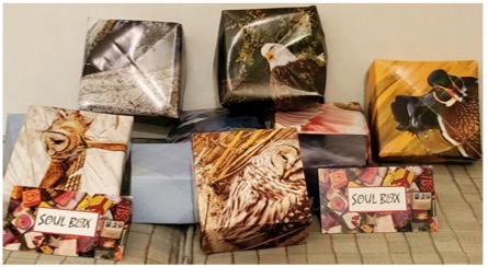 SoulBoxProject's tweet image. South Mountain Friends staffed a Quaker table at the recent “Meet Ashland” Day at So. Oregon University. Besides introducing students to our Quaker Meeting, the Friends’ Soul Box display piqued curiosity and interest. Top story in their newsletter 👉loom.ly/1YFr0AQ