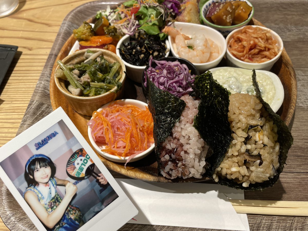 16Kana89's tweet photo. ランチという名の朝ごはんをいただいた🥗 https://t.co/wgHufKlVrx