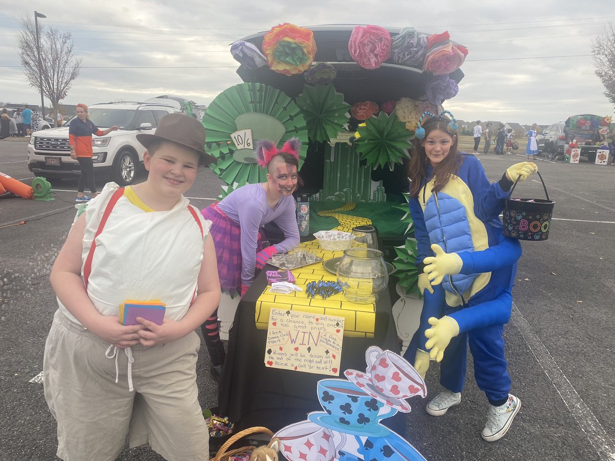 WBMSDrama's tweet photo. Thank you to everyone who came out and supported us at trunk or treat! Wish I had gotten more pictures if any of my folks have some send them
My way! https://t.co/vxkjdOfAzB