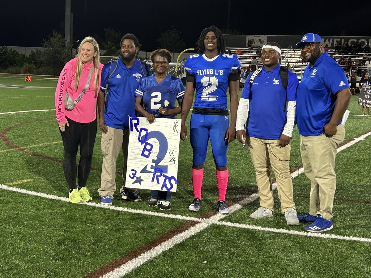 FlhsOfficial's tweet photo. It’s a Senior Night Celebration!!! 
@FlyinglsFB defeats Boyd Anderson 34-10. 💙🤍 https://t.co/M2xhS9K1x3