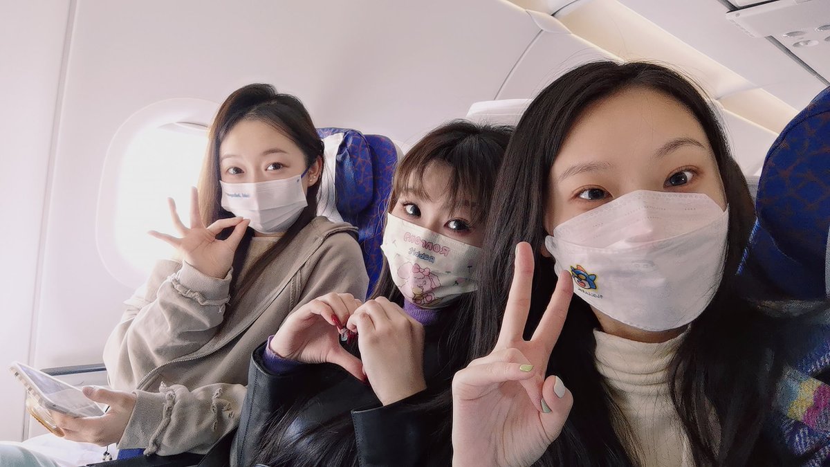 sunnyday_1227's tweet photo. Hello~Good morning~😎
See you in HK~🥰
@MonamonaRONBAO 
@MILuve0604 

JIN JIAN CHENG CLOSE TO U
#JinJianChengHongKongFM
#BuildJakapan #Beyourluve
@JakeB4rever https://t.co/GbrjdvCdbk