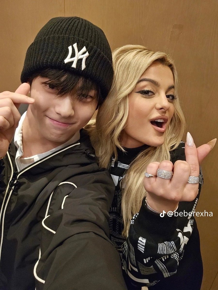 csbpics's tweet photo. soobin and bebe rexha selcas 💖 https://t.co/BuBacnJgzQ