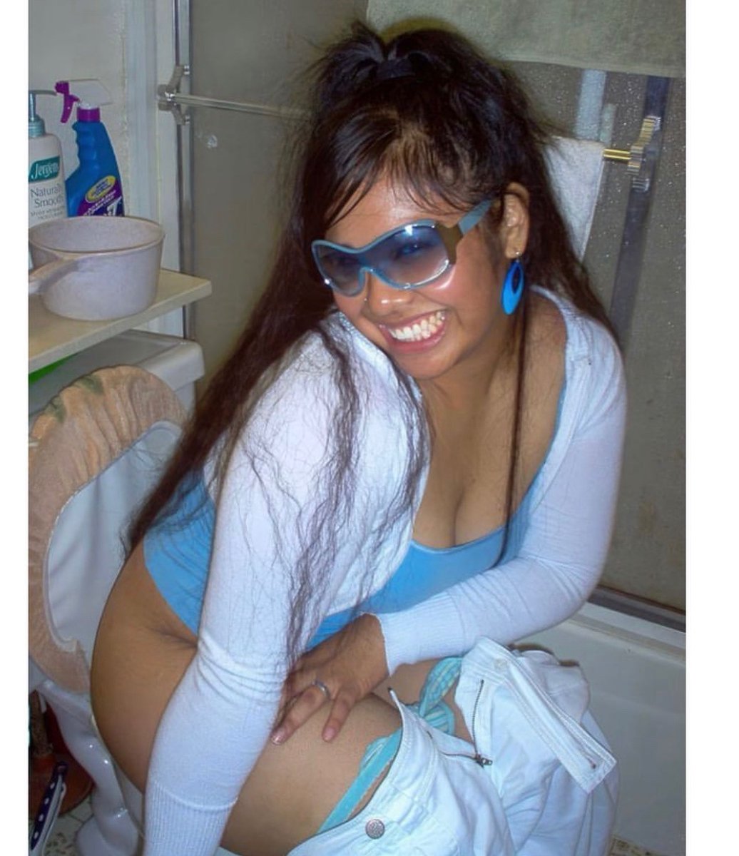 RobBurp's tweet photo. 3rd edition of sexy girls on the toilet. Smash or pass. Who’s your favorite https://t.co/6vrFfs5OPd