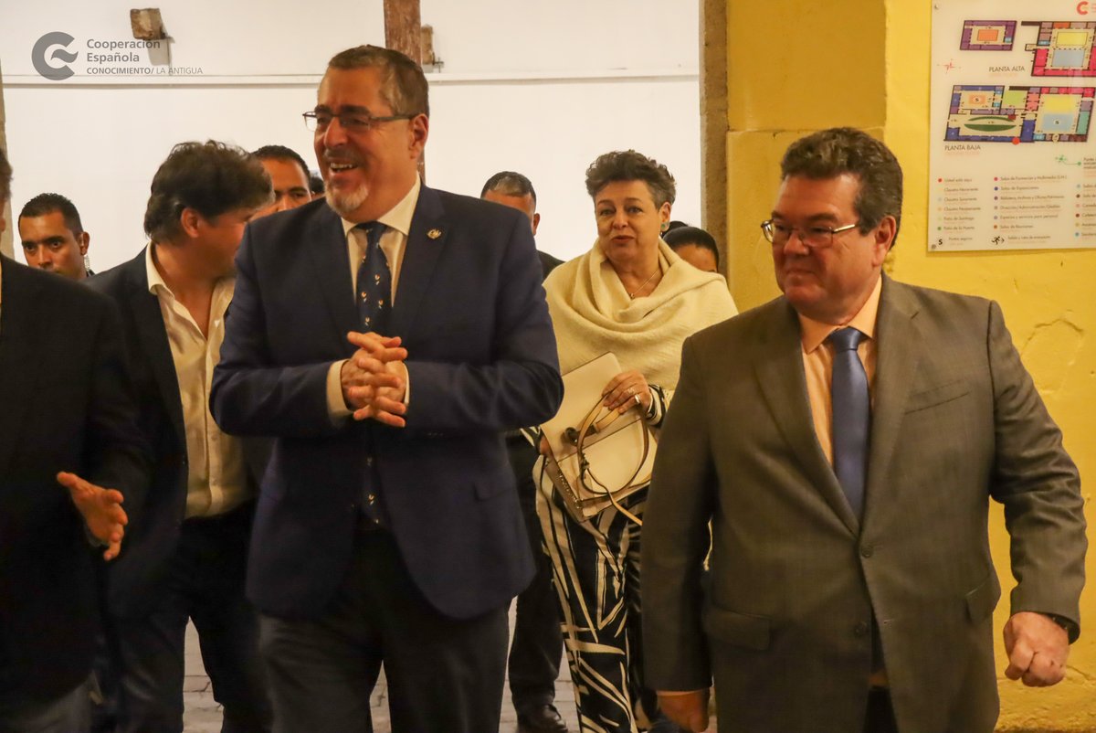 CFCEAntigua's tweet photo. 📰 Como cierre del 3er. día del #ForoCAP2023, el presidente electo de la República de Guatemala, Bernardo Arévalo llega al #CFCEAntigua para conversar con el periodista José Luis Saz sobre distintas temáticas vinculadas con el fortalecimiento de las democracias. 🕊️ https://t.co/DcMrfpbqTl