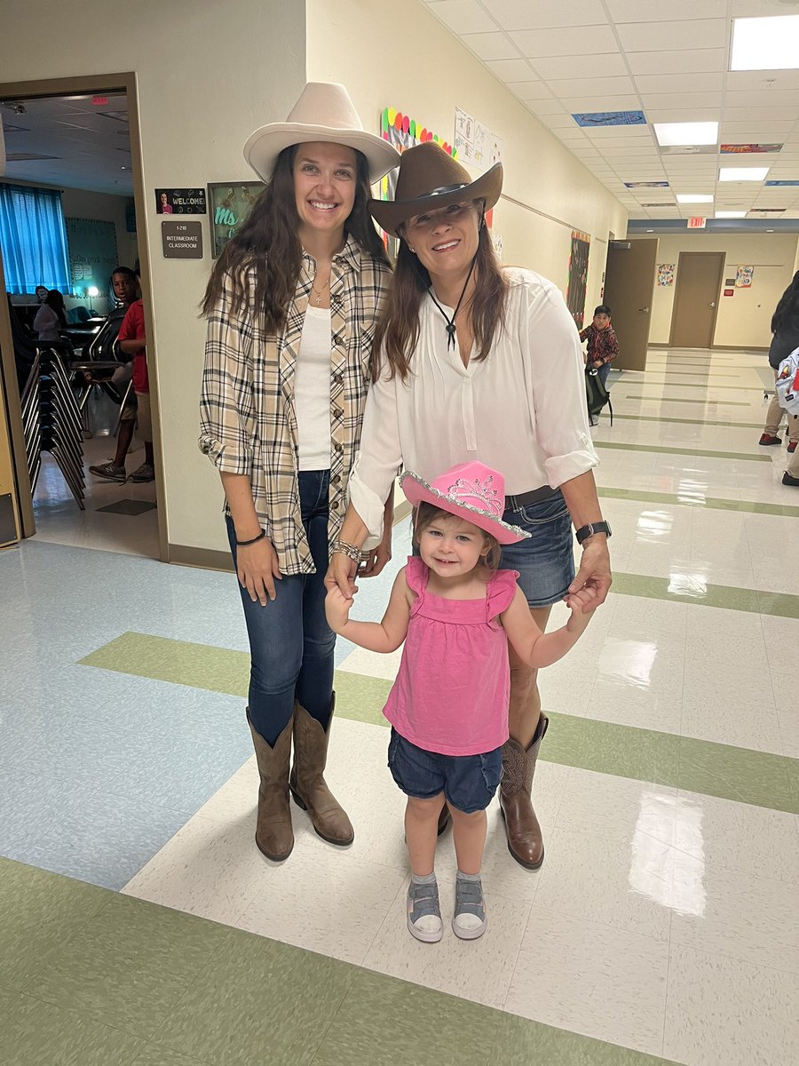 Lauren Barton tweet media