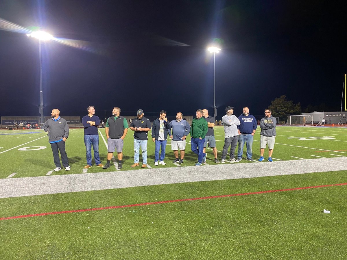 ACCHSVikings's tweet image. #VikingProud #ACCHSlegacies On October 27, Allentown Central Catholic honored our 1993 &amp;amp; 1998 State Championship Football teams during the ACCHS vs. Becahi Holy War game! View our honorees at acchs.info/post/acchs-hon… #FaithTraditionExcellence 💚💛🤘🏈1️⃣9️⃣9️⃣3️⃣🏈1️⃣9️⃣9️⃣8️⃣