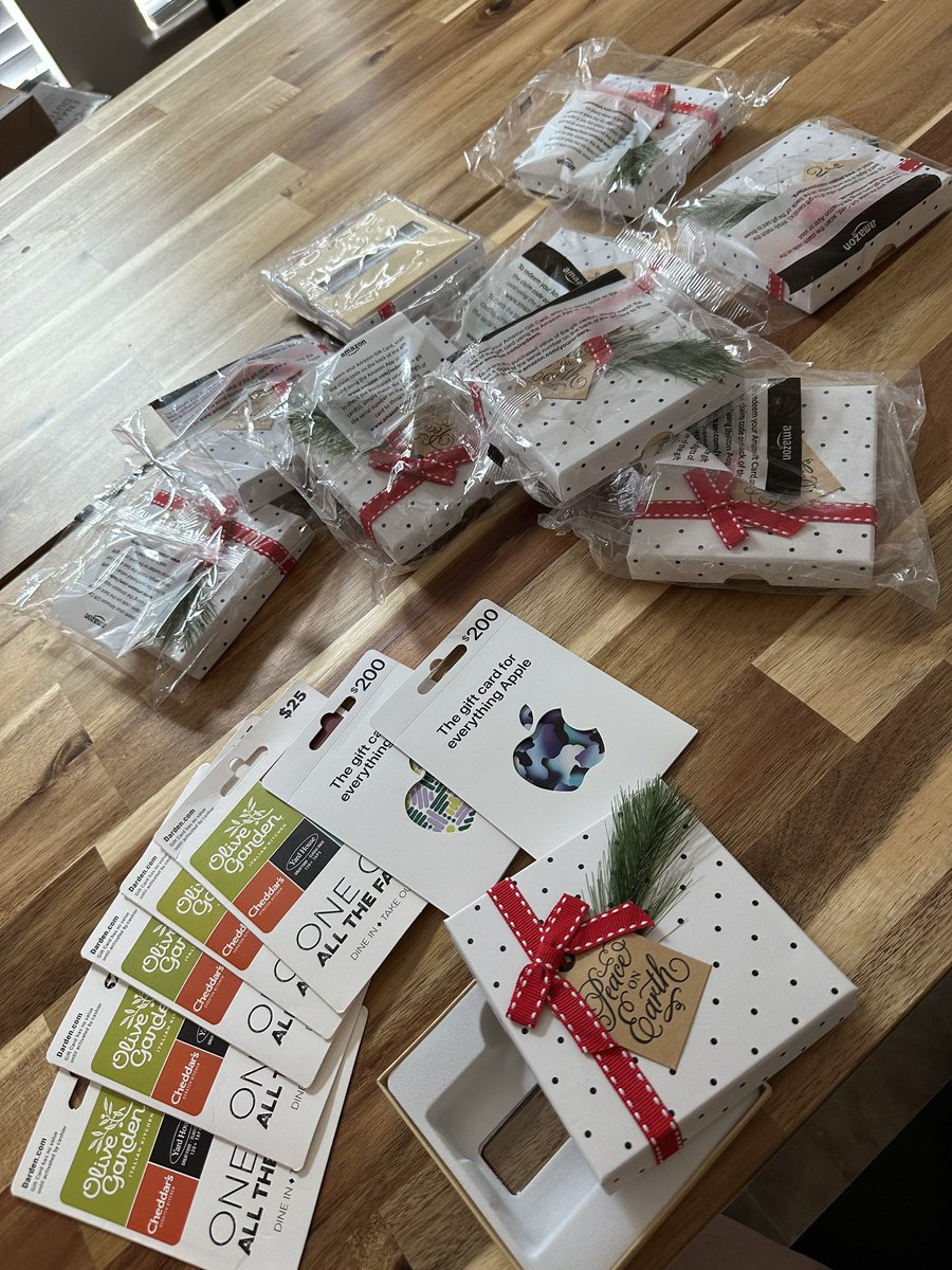 profit_lounge's tweet photo. 50% OFF APPLE GIFT CARDS🎁

Multiple different branded gift cards were mistakenly sold for 50% off its retail price.

We alerted users INSTANTLY on these $200 Apple Gift Cards for $100

Why do time stamps matter? We ate stock and price stuck even after cards were delivered.

Unmatched success 🤙