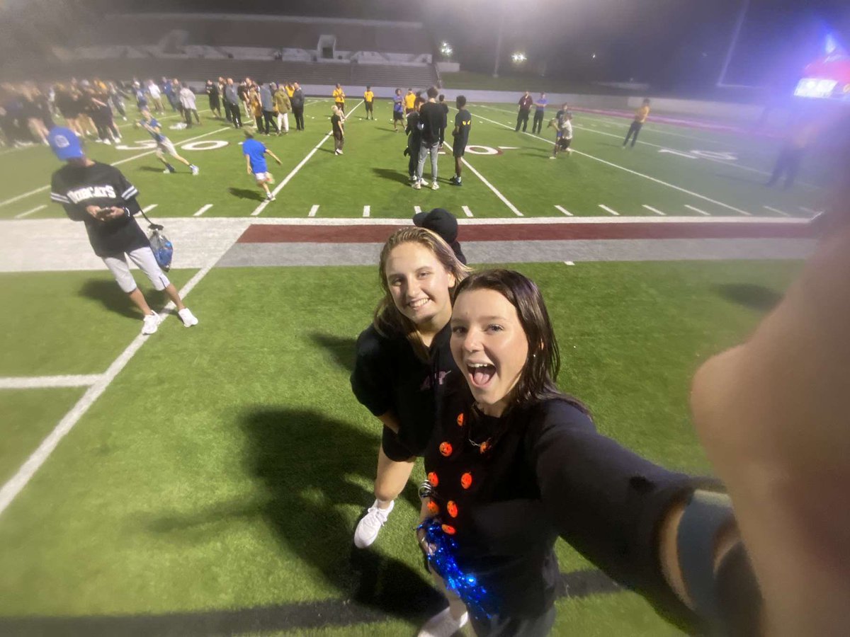 Byron Nelson 🐾 BEATS Southlake 🐉!! 34-17! District Champions! 🏆#GoBobcats #Dragonsarentreal
