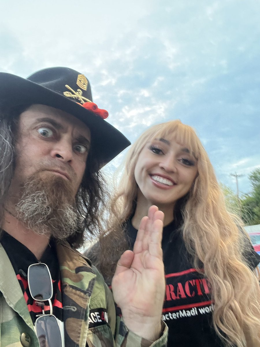 Face4Wrestling's tweet image. I don’t know who this person is, but even #sidecharacters yield to the knife hand! 

Win a ticket to #njpw here in Texas!
youtube.com/shorts/wkLRys1…